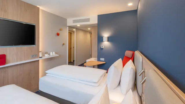 غرفة قياسية بسريرين منفصلين، Holiday Inn Express Hamburg South A7/As42 by IHG 1/6