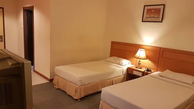 Standard, King Bed, OYO 1178 Plaza Hotel Tanjung Pinang 1/2