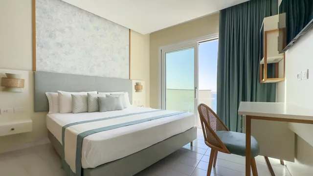 جناح جونيور بشرفة، Hotel Giosue A Mare 7/10