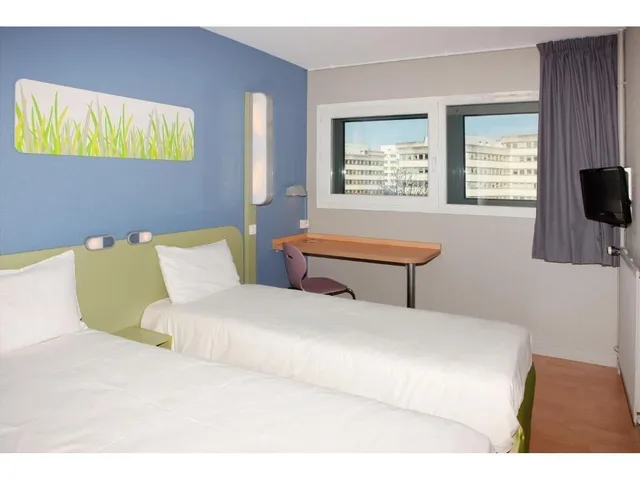 Room, Twin Beds, Ibis Budget Tours Centre Gare 2/9