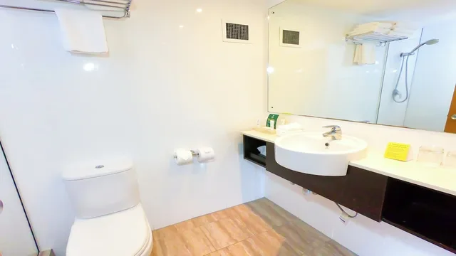 جناح بسرير فردي بشرفة، Holiday Inn Port Moresby 5/5