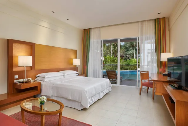 Guest Room, King Bed, Side Pool View، Sheraton Hua Hin Resort And Spa 1/10