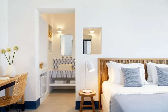 غرفة حصرية بانورامية بسريرين منفصلين بإطلالة على البحر بمسبح خاص، Milos Breeze Boutique Hotel 2/2