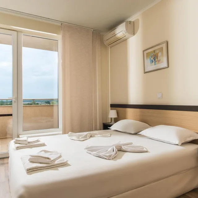 2AP SV Two-bedroom apartment sea view، Obzor Beach Resort 1/9