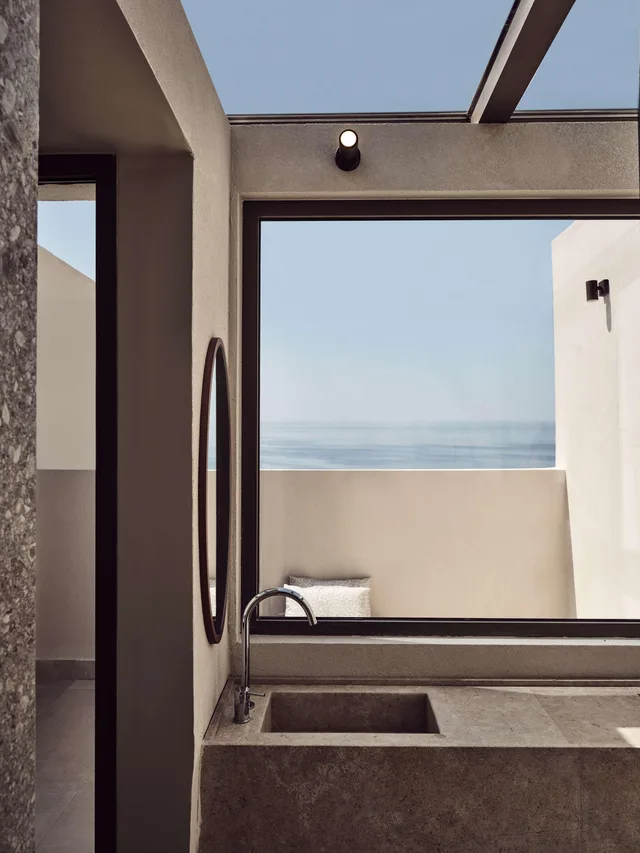 غرفة بسرير مزدوج بإطلالة على البحر بمسبح خاص، The Royal Senses Resort and Spa Crete Curio Collection by Hilton 3/4