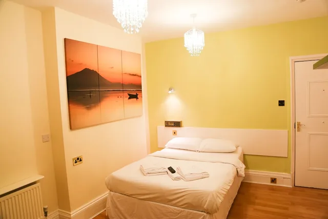 غرفة بسريرين منفصلين، Croft Hotel 1/3