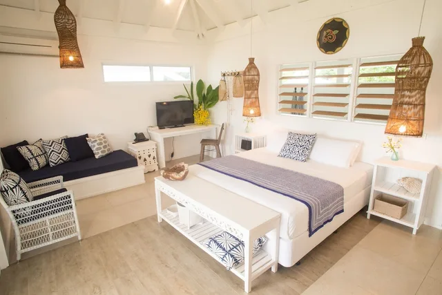 Villa, 1 King and 1 Single Beds, Beach Front، Tamanu on the Beach 1/2