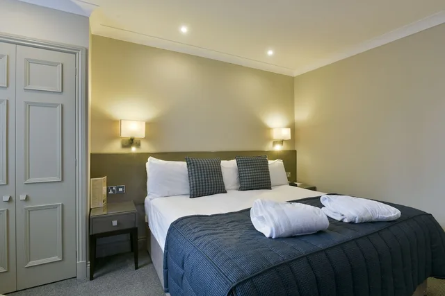 غرفة كلوب بسرير كينج، Crown And Mitre Hotel Sure Hotel Collection By Best Western 2/5