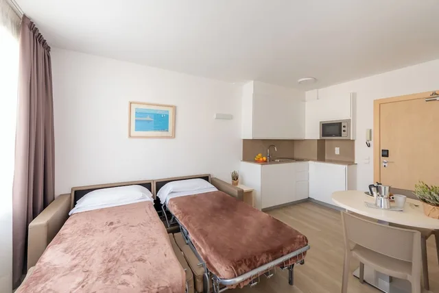 شقة سوبيريور بإطلالة على المسبح مع أريكة، Apartamentos Atenea Park 3/10