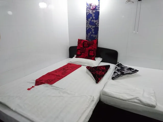 غرفة بسريرين منفصلين، Castle Inn - Hostel 1/8