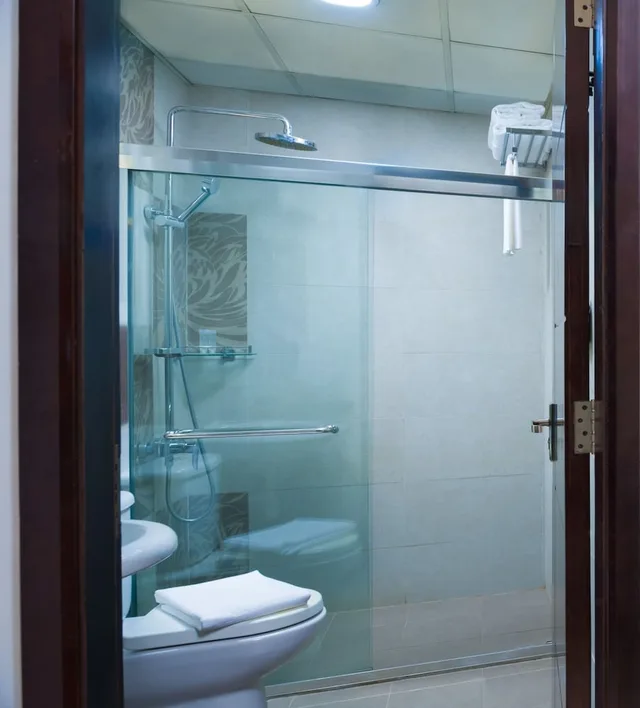 غرفة قياسية بسريرين منفصلين، Muscat Dunes Hotel 4/4