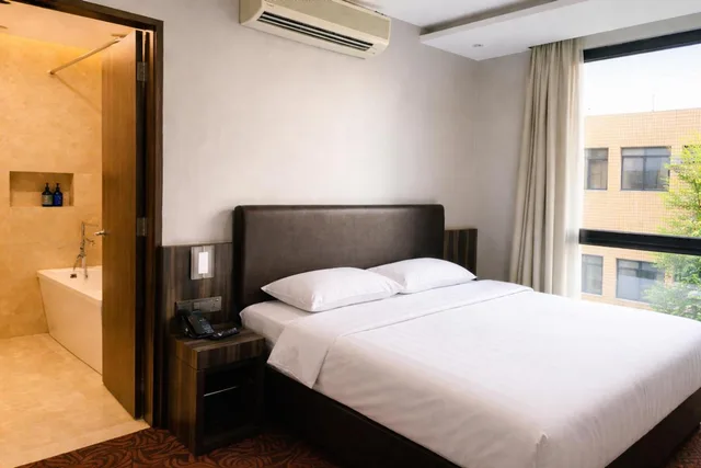 غرفة بريميير بحوض استحمام، Amrise Hotel Kitchener 3/10