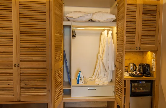 جناح جونيور بسريرين منفصلين مع أريكة، Elmi Suites 10/10