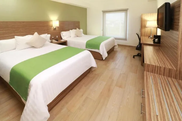 غرفة بسريرين مزدوجين، Wyndham Garden Monterrey Valle Real 1/2