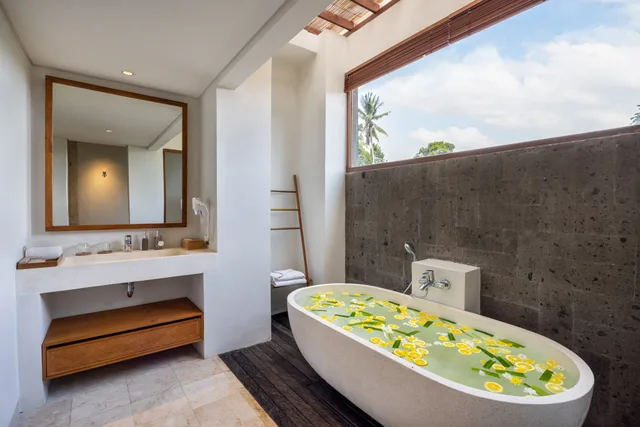 جناح، Dinara Ubud 3/3