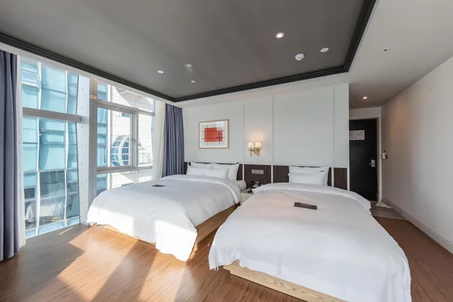 Spa, Twin Beds, Sea View، H Avenue Hotel Gwangali Beach 1/10