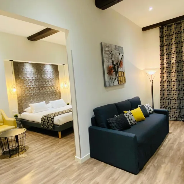 غرفة رباعية بسرير مزدوج وسريرين منفصلين، KYRIAD CHALON SUR SAONE CENTRE 5/10