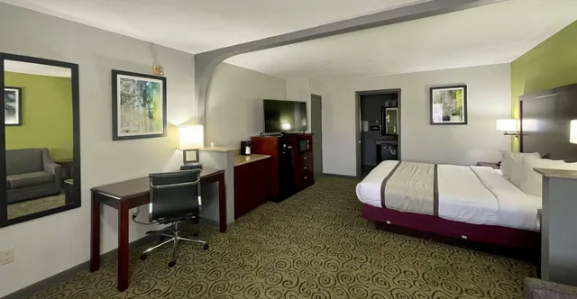 غرفة بسرير كينج لذوي الإعاقة، Surestay Hotel By Best Western Deer Park 1/3