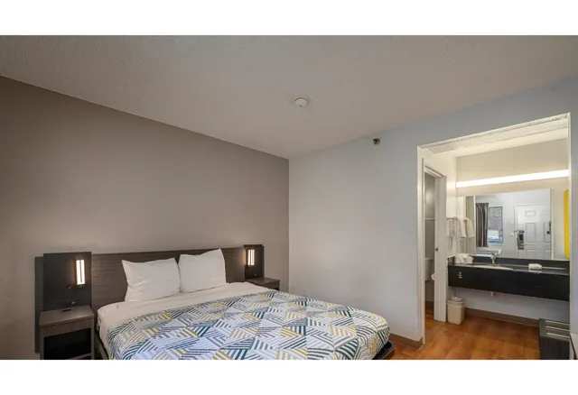 غرفة بسرير كوين، Motel6 Wethersfield, CT - Hartford 1/4