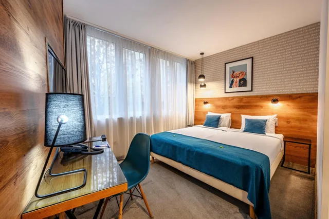 جناح جونيور، ROOMbach Hotel Budapest Center 2/4