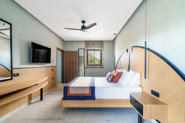 Luxury, Villa, 4 King Beds, Lyttos Beach Hotel 2/2