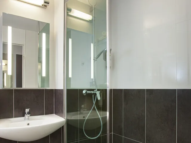 جناح عائلي قياسي بسرير مزدوج مع أريكة، Ibis Styles Reims Centre Cathedrale 5/7