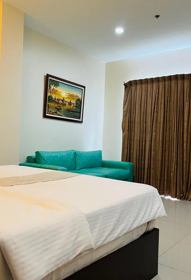 جناح تنفيذي، Sierra Hotel 8/10