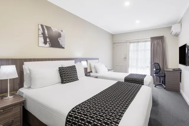 غرفة بسريرين منفصلين، Quality Hotel Melbourne Airport 3/10