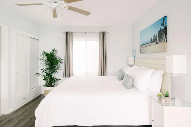 غرفة بسرير كينج، Bayside Hotel 1/2