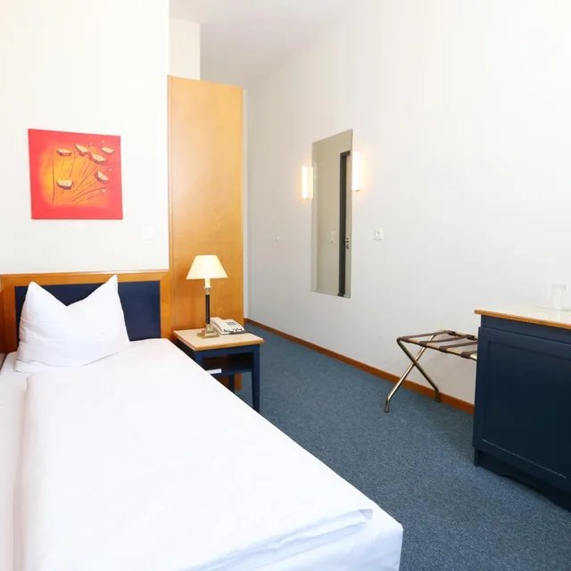 غرفة مفردة، H24 Hoteltow 4/11