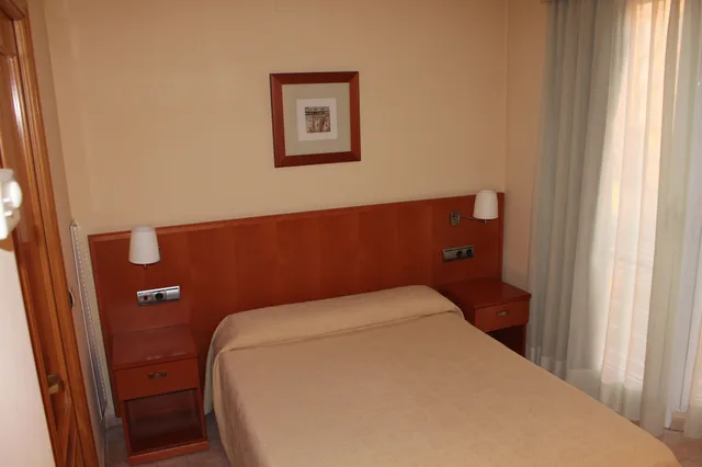 غرفة بسريرين منفصلين، Hotel Del Port 1/1
