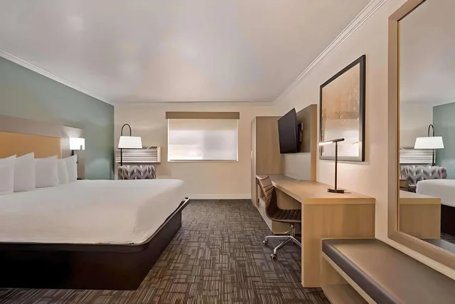 غرفة داخلية بسرير كينج، Comfort Inn Hayward - Oakland South 2/7