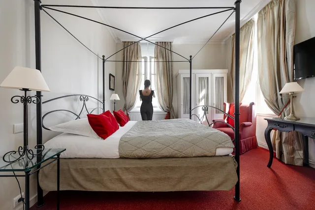 غرفة فاخرة بسرير مزدوج، Hotel De L Univers 2/3