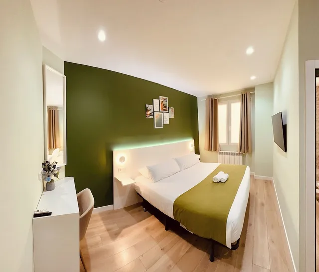 غرفة بسرير مزدوج، Hostal Sol Square Madrid 3/9