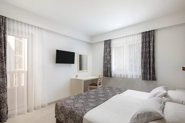 شقة بغرفتي نوم بإطلالة جزئية على البحر، APARTHOTEL TAMARIS 3/10