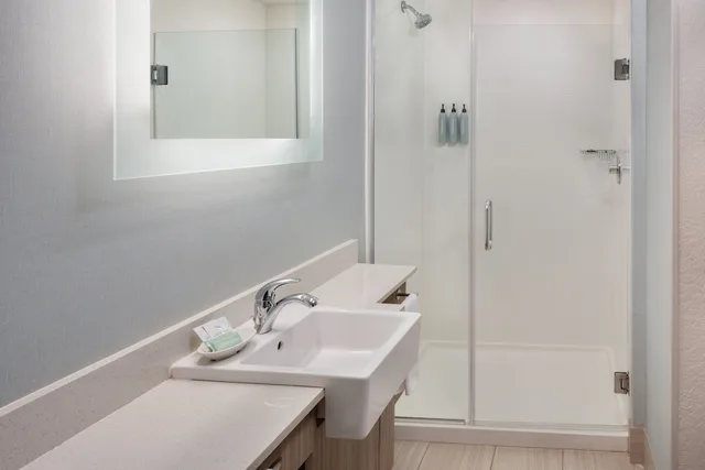 جناح بسرير كينج مع أريكة، Springhill Suites New Smyrna Beach 4/6