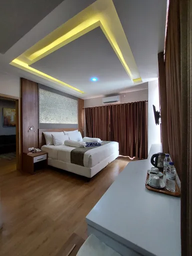 Family Room, Grand Bunda Hotel Syariah Bukittinggi Powered By Archipelago 2/3