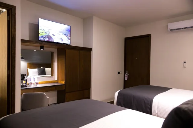 Superior, Double Bed, Gumont Guadalajara Lopez Mateos - Minerva Hotel 4/10
