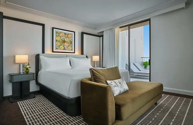 جناح بشرفة، Pendry Newport Beach 1/3