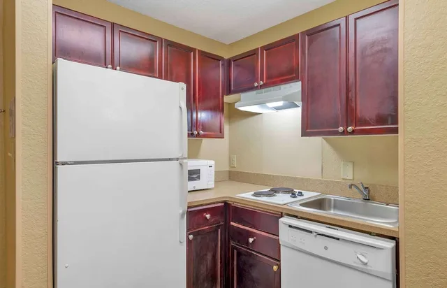 استوديو ديلوكس بسريرين مزدوجين مع أريكة، Extended Stay America - Dallas - Plano 4/5