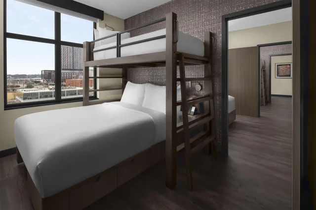 Connecting, 4 Rooms, 6 Beds, 4 Bathrooms, Motto by Hilton Nashville Downtown 1/1