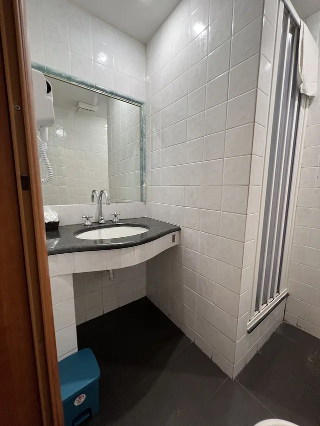 Comfort, Queen Bed, Hotel Como 8/8
