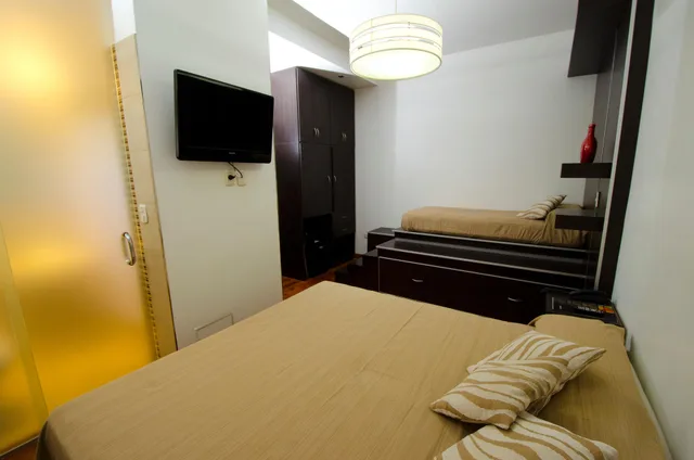 جناح جونيور ثلاثي، Albertina Hotel 3/4