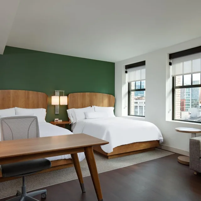 غرفة قياسية بسرير كوين، Element Detroit at the Metropolitan 1/10