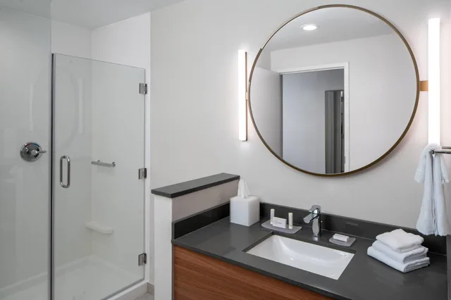 جناح بسرير كينج، Fairfield Inn & Suites Pensacola Pine Forest 4/7