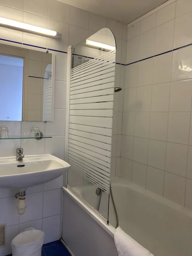 غرفة قياسية بسريرين منفصلين، Shelder Hotel 5/5