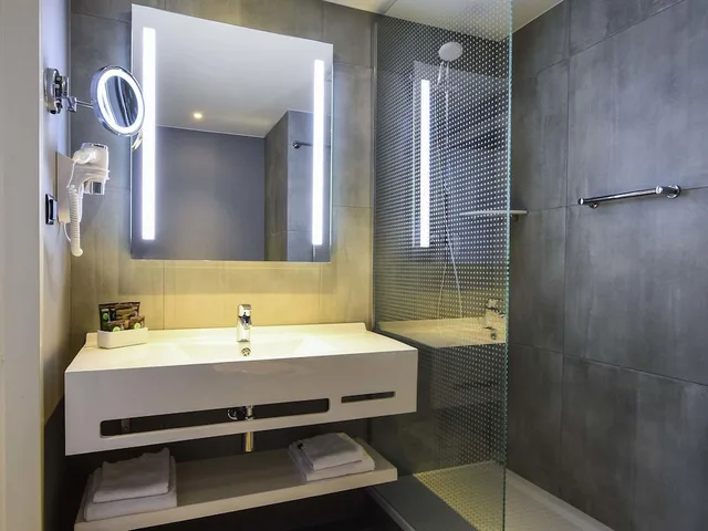 غرفة عائلية بسرير مزدوج مع أريكة، Novotel Szczecin Centrum 5/9