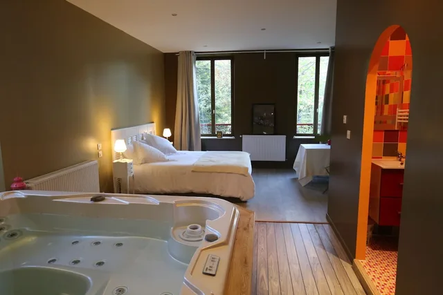 Double Bed, La Font Vineuse Hotel Spa 4/4