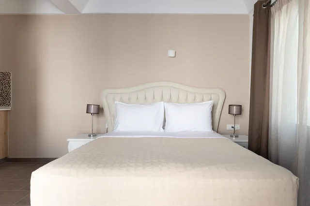 استوديو ديلوكس بسرير كوين بإطلالة على المسبح، Tristhenia Hotel 1/4