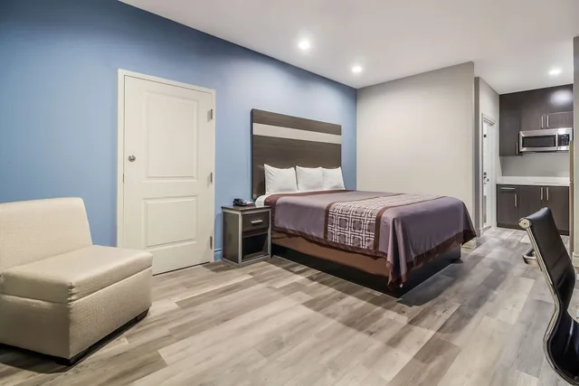 غرفة قياسية بسرير كينج، Studio6 Deer Park, TX 6/10